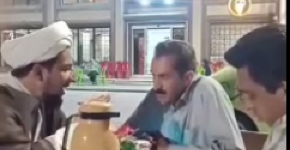 برپایی کافه گفت‌وگوی «مه‌شکن» در یزد با حضور اساتید بسیجی و طلاب جهادی