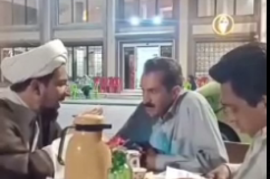 برپایی کافه گفت‌وگوی «مه‌شکن» در یزد با حضور اساتید بسیجی و طلاب جهادی